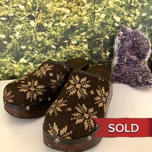 VTG Knit Clogs